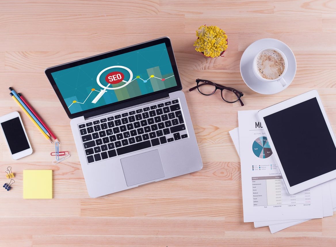 email marketing laptop