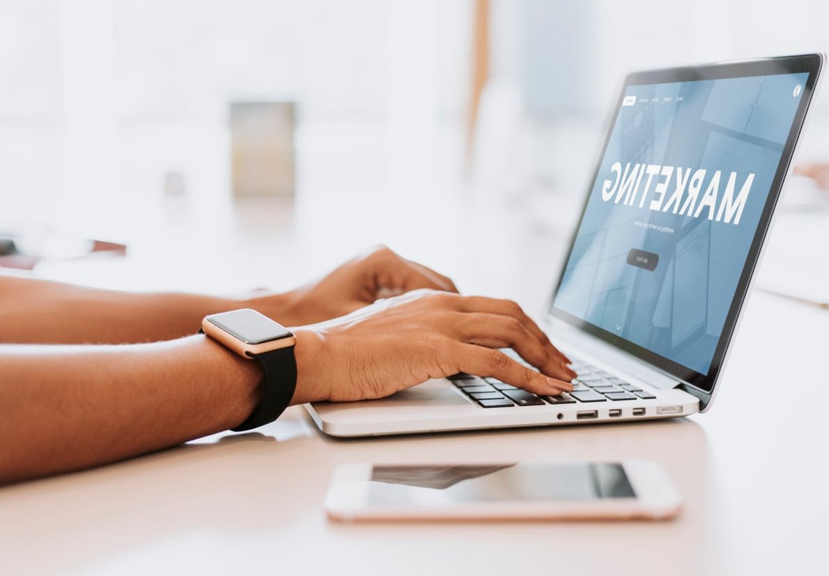 email marketing laptop